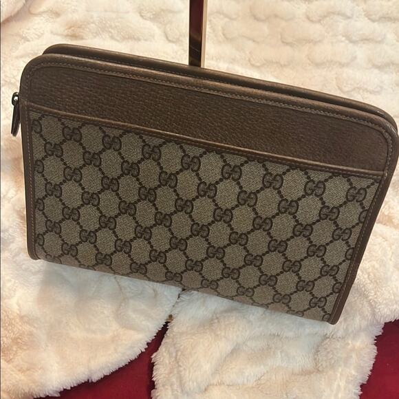 Gucci Beige Monogram Clutch Bag - Picture 5 of 5